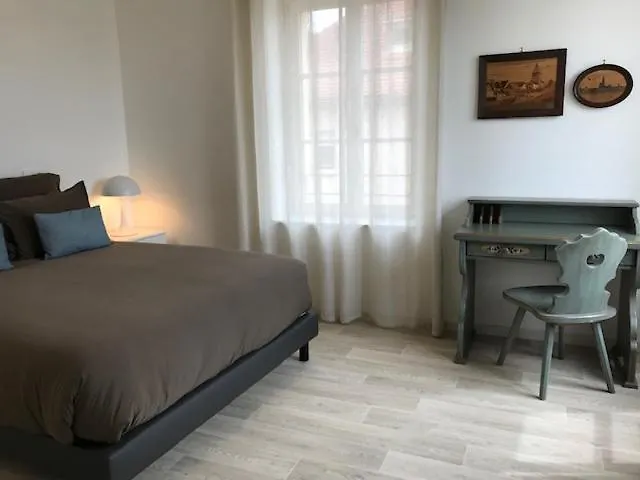 Louise De La Maison Saint-josse * Colmar