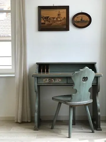 Louise De La Maison Saint-josse