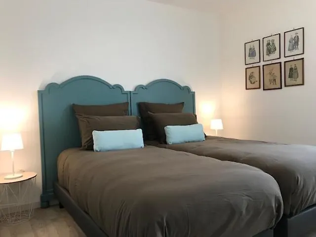 Louise De La Maison Saint-josse