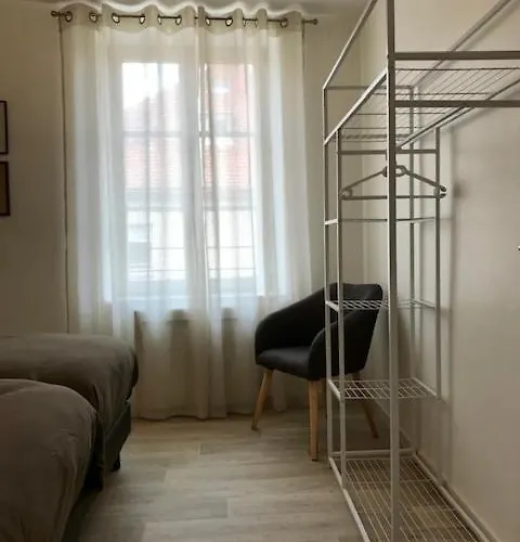 Louise De La Maison Saint-josse