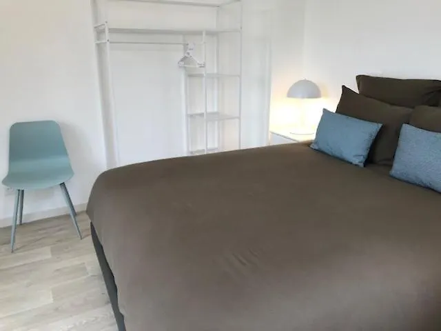 Louise De La Maison Saint-josse